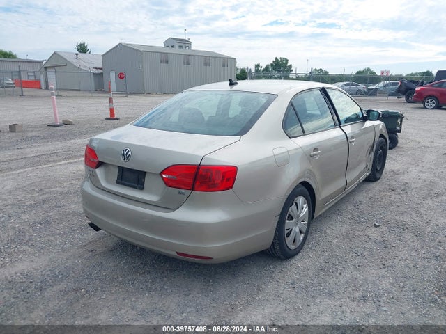 39757408 :رقم المزاد ، 3VWD17AJ5EM275573 vin ، 2014 Volkswagen Jetta 1.8t Se مزاد بيع