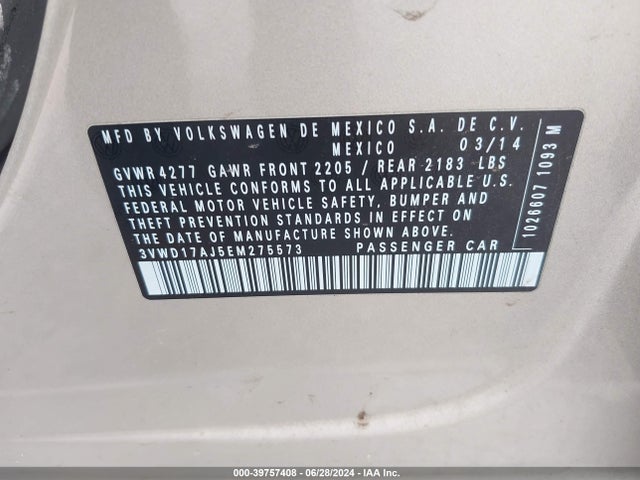 39757408 :رقم المزاد ، 3VWD17AJ5EM275573 vin ، 2014 Volkswagen Jetta 1.8t Se مزاد بيع