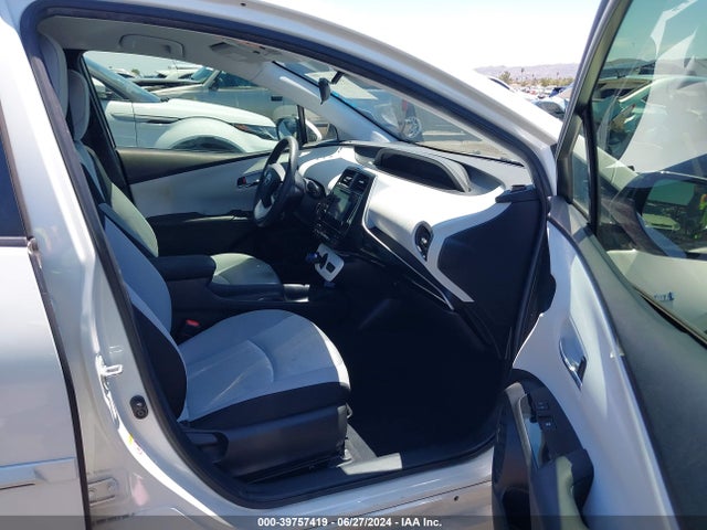 Toyota Prius Two 2017 JTDKBRFU0H3049226 Image 5