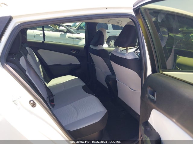 Toyota Prius Two 2017 JTDKBRFU0H3049226 Image 8