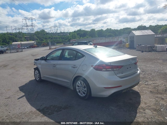 Hyundai ELANTRA SE 2018 5NPD74LF5JH401858 Image 3