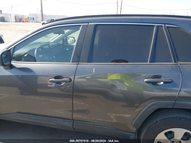 Toyota RAV4 LE 2019 2T3H1RFV0KC031644 Image 14