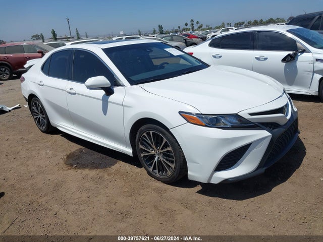 Toyota CAMRY SE 2018 JTNB11HK5J3000427 головне зображення