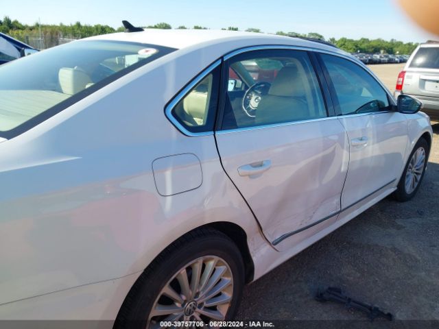 1VWBT7A39HC074154 Volkswagen Passat 1.8t Se