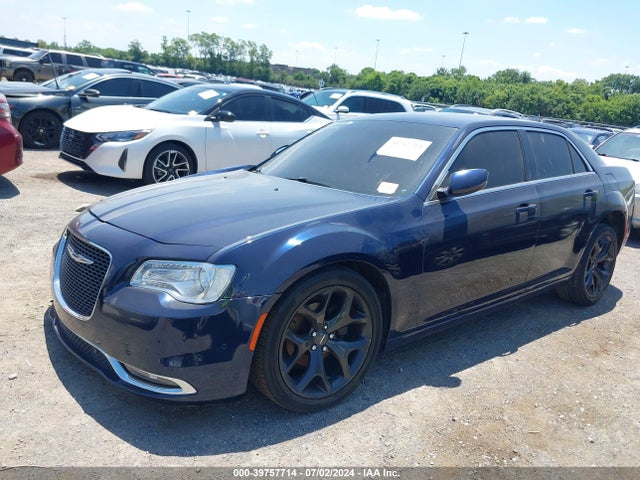 Chrysler 300 Anniversary Edition 2016 2C3CCAAG5GH261432 Image 2