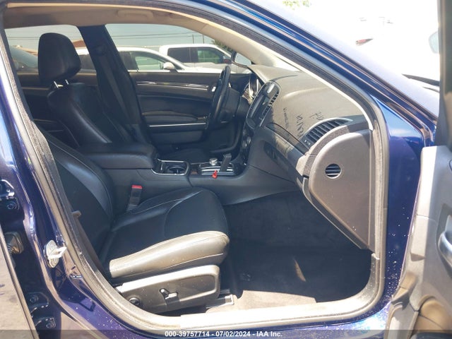 Chrysler 300 Anniversary Edition 2016 2C3CCAAG5GH261432 Image 5