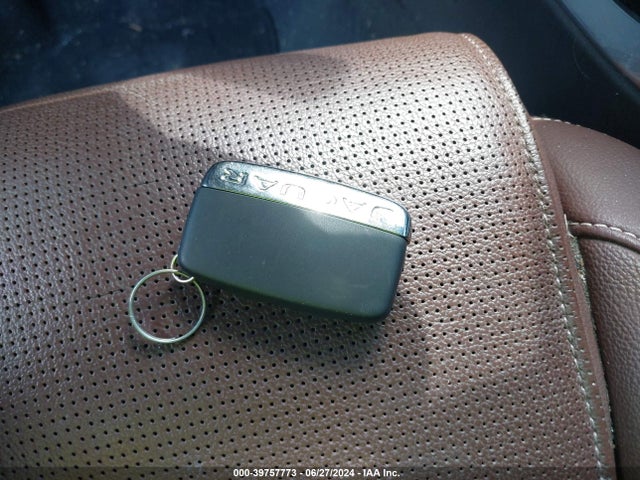 2017 JAGUAR F-PACE SADCM2BV0HA093540 Photo 10