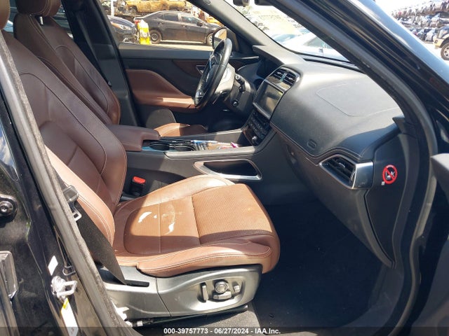 2017 JAGUAR F-PACE SADCM2BV0HA093540 Photo 4