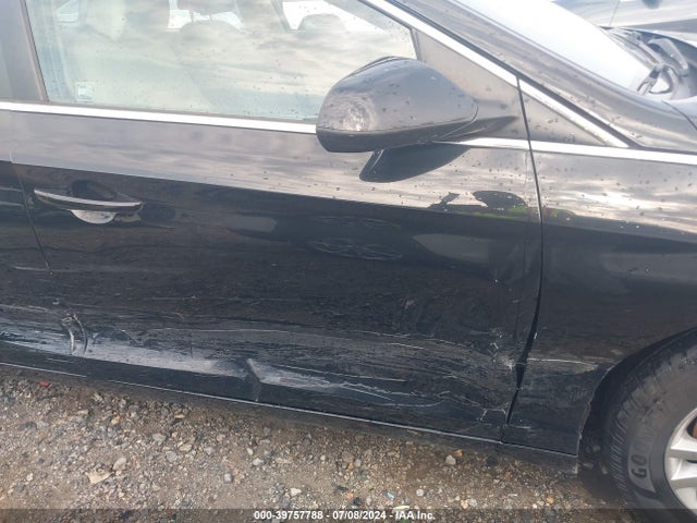 Hyundai SONATA SE 2016 5NPE24AF6GH311049 Image 17