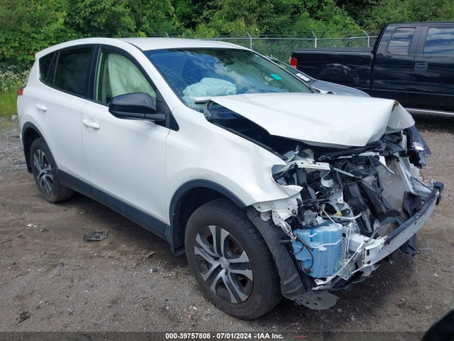 Toyota RAV4 LE 2018 JTMBFREVXJJ176128 main image