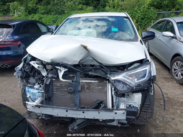 Toyota RAV4 LE 2018 JTMBFREVXJJ176128 Image 12