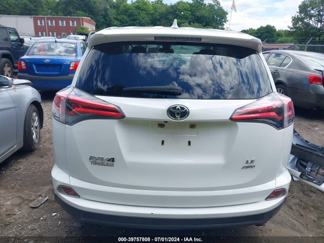 Toyota RAV4 LE 2018 JTMBFREVXJJ176128 Image 16