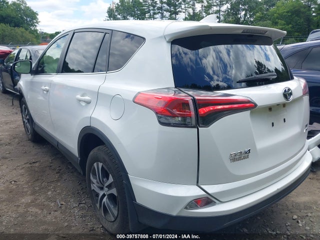 Toyota RAV4 LE 2018 JTMBFREVXJJ176128 Image 3