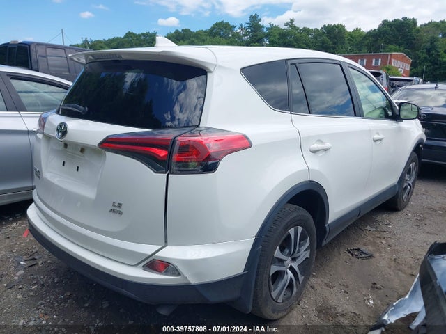 Toyota RAV4 LE 2018 JTMBFREVXJJ176128 Image 4
