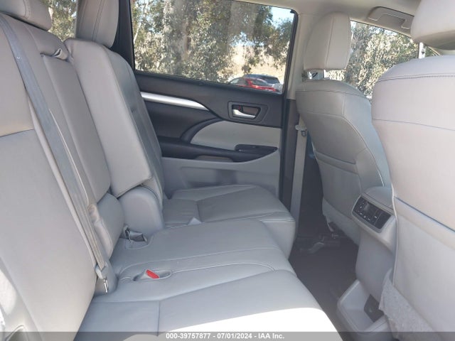 Toyota Highlander Xle V6 2016 5TDJKRFH9GS272912 Image 8