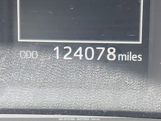 JTMZFREVXHJ126306 Toyota RAV4 LE