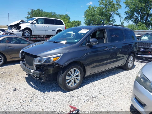 KIA SEDONA LX 2017 KNDMB5C11H6279139 Image 2