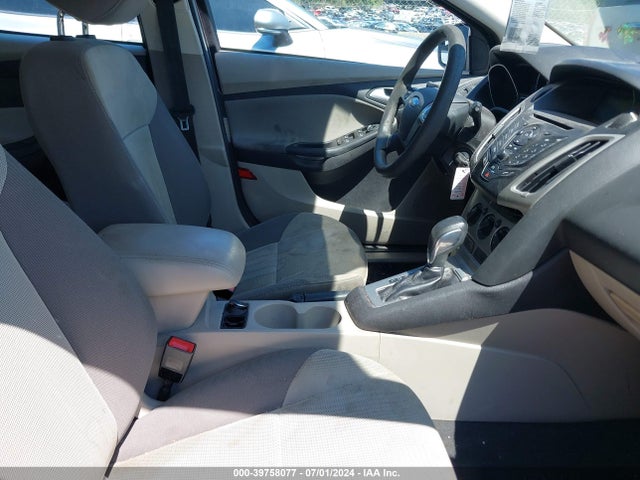 Ford FOCUS SE 2014 1FADP3K22EL333566 Image 5