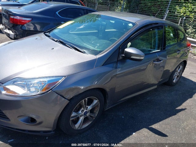 Ford FOCUS SE 2014 1FADP3K22EL333566 Image 6