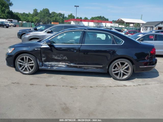 1VWDT7A34HC064897 Volkswagen Passat 1.8t R-line