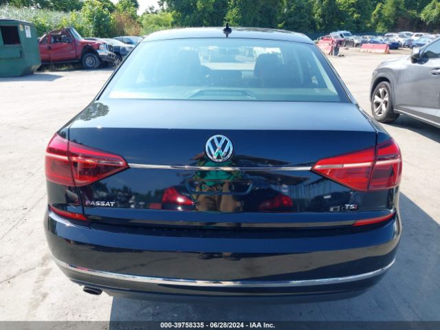 1VWDT7A34HC064897 Volkswagen Passat 1.8t R-line