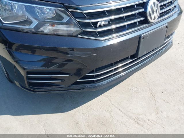1VWDT7A34HC064897 Volkswagen Passat 1.8t R-line