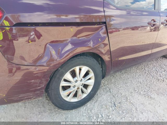 KNDMB5C16G6182274 KIA SEDONA LX