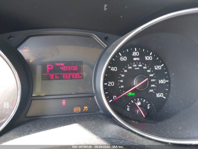 KNDMB5C16G6182274 KIA SEDONA LX