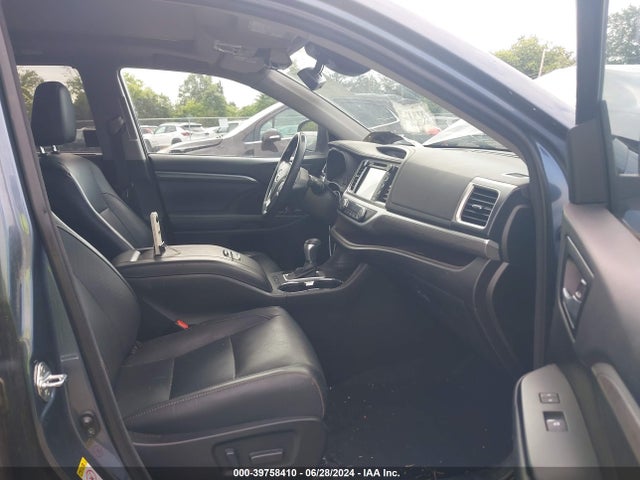 Toyota Highlander Limited Platinum 2018 5TDDZRFH6JS812202 Image 5