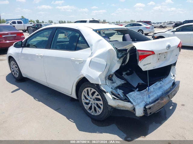 Toyota COROLLA LE 2018 2T1BURHE2JC035972 Image 3