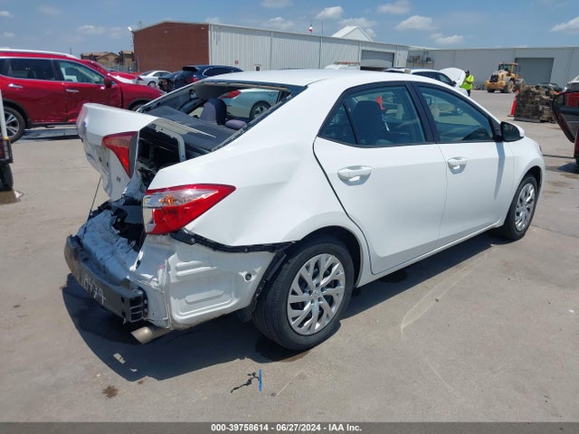 Toyota COROLLA LE 2018 2T1BURHE2JC035972 Image 4