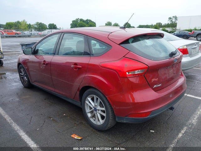 Ford FOCUS SE 2017 1FADP3K25HL325563 Image 3