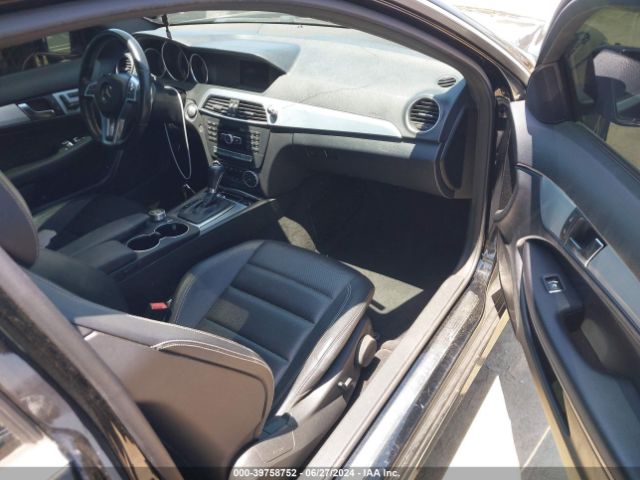 WDDGJ4HB0EG284873 Mercedes-Benz C 250