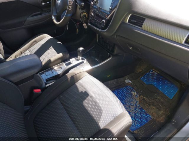 JA4AD2A34JZ013905 Mitsubishi Outlander Es