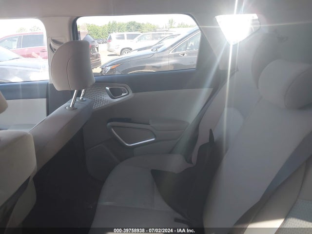 KIA SOUL LX 2021 KNDJ23AU0M7762114 Image 6