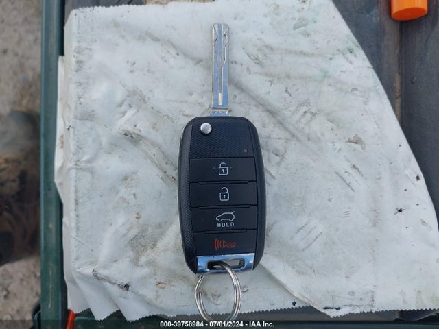 KIA SOUL + 2016 KNDJP3A5XG7342357 Image 11