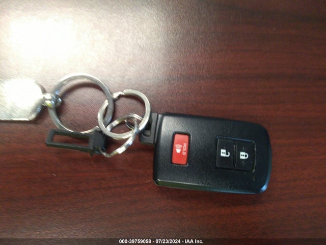 Toyota Rav4 Xle 2018 JTMRFREV8JJ225602 Image 11