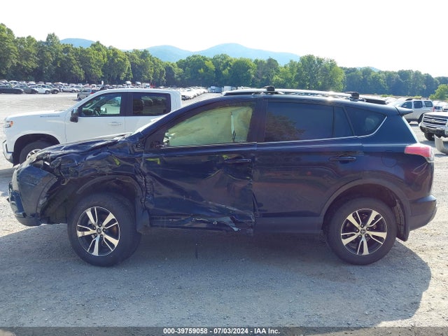 Toyota Rav4 Xle 2018 JTMRFREV8JJ225602 Image 15