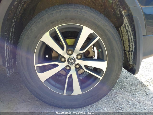 Toyota Rav4 Xle 2018 JTMRFREV8JJ225602 Image 12