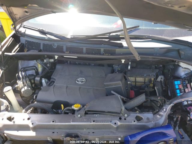 5TDYK3DCXES458510 Toyota Sienna Xle V6 8 Passenger