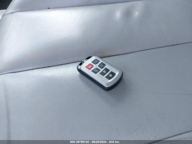 5TDYK3DCXES458510 Toyota Sienna Xle V6 8 Passenger