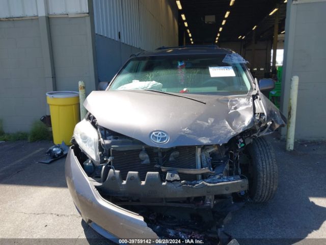 5TDYK3DCXES458510 Toyota Sienna Xle V6 8 Passenger