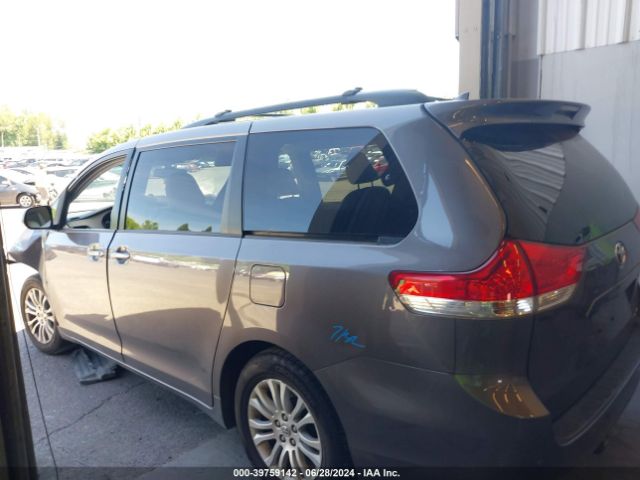 5TDYK3DCXES458510 Toyota Sienna Xle V6 8 Passenger
