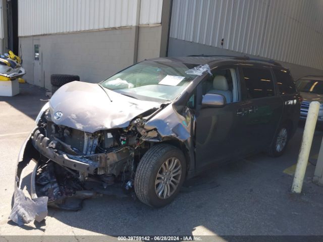 5TDYK3DCXES458510 Toyota Sienna Xle V6 8 Passenger