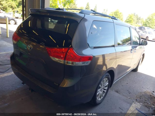 5TDYK3DCXES458510 Toyota Sienna Xle V6 8 Passenger