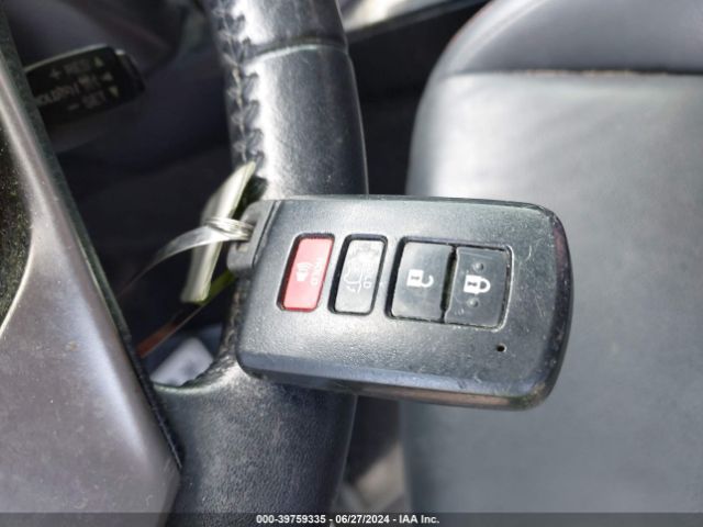 JTMNFREV0HJ121677 Toyota RAV4 SE