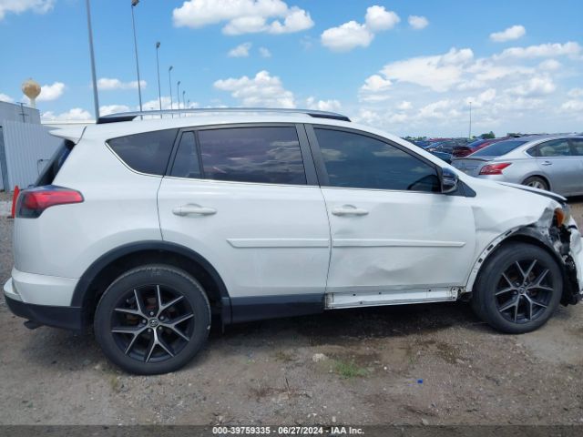 JTMNFREV0HJ121677 Toyota RAV4 SE