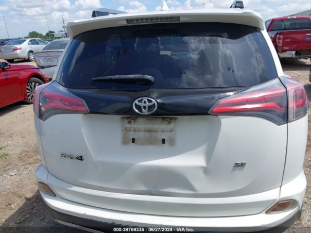 JTMNFREV0HJ121677 Toyota RAV4 SE