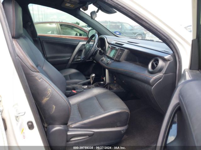 JTMNFREV0HJ121677 Toyota RAV4 SE