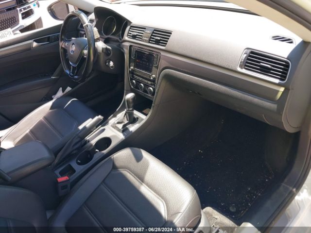 1VWAA7A38JC043386 Volkswagen Passat 2.0t R-line/2.0t S